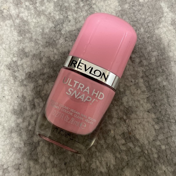 Revlon Ultra HD Snap Nail polish Nudes - Picture 2 of 6